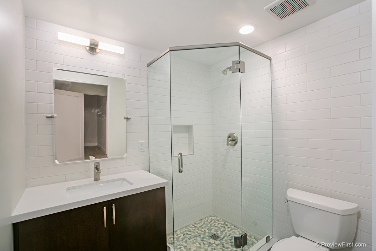 3952 Haines St Bathroom Photos