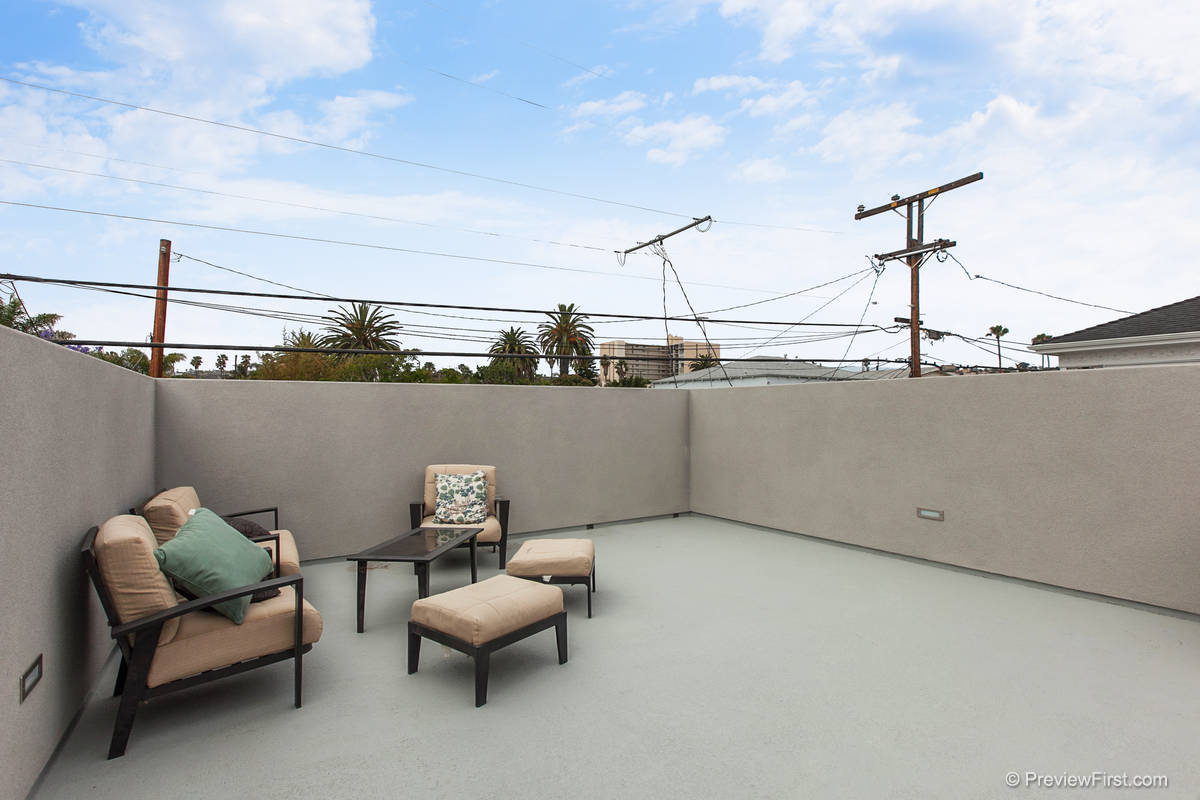 858 Chalcedony Roofdeck