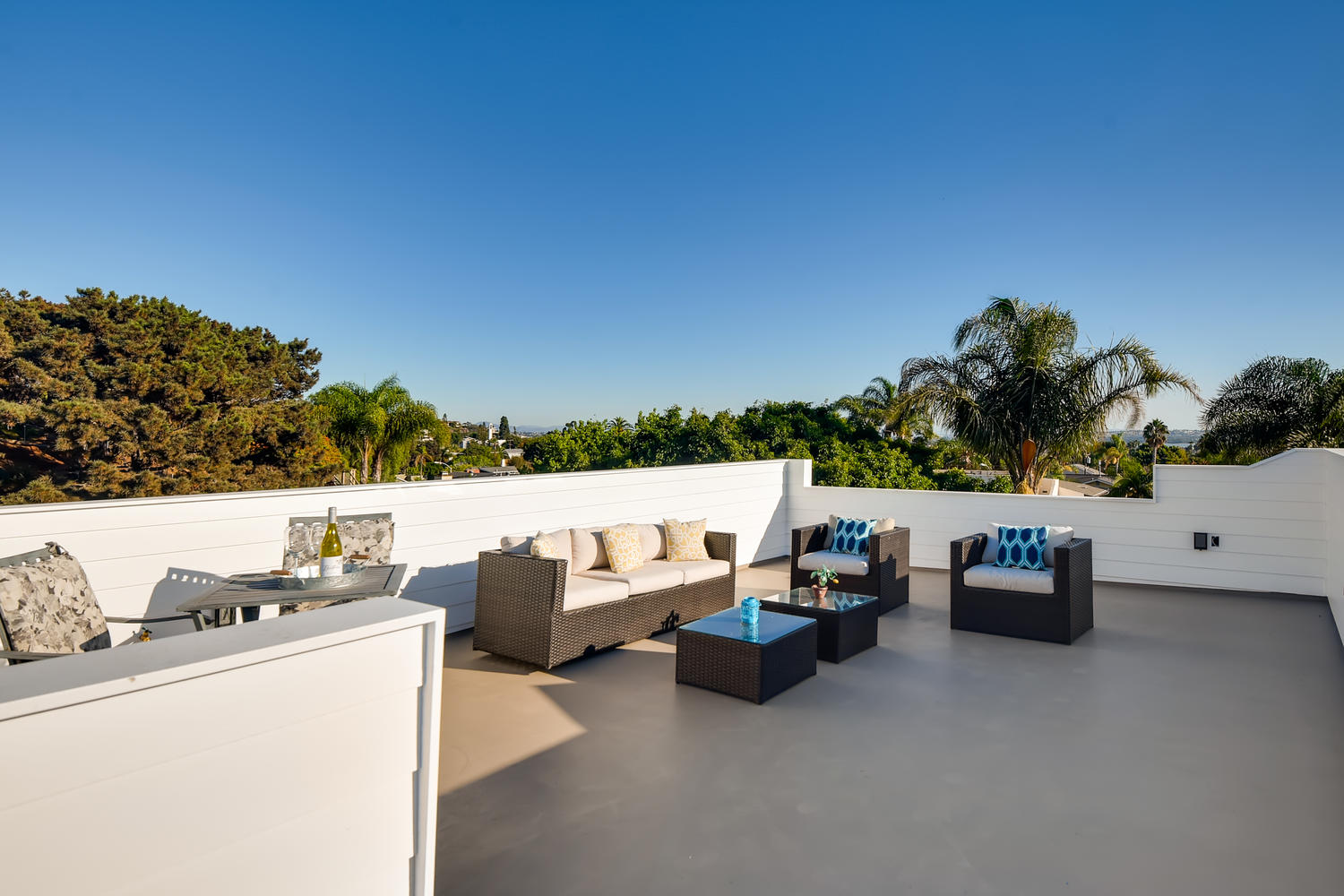 1039 Van Nuys Roofdeck