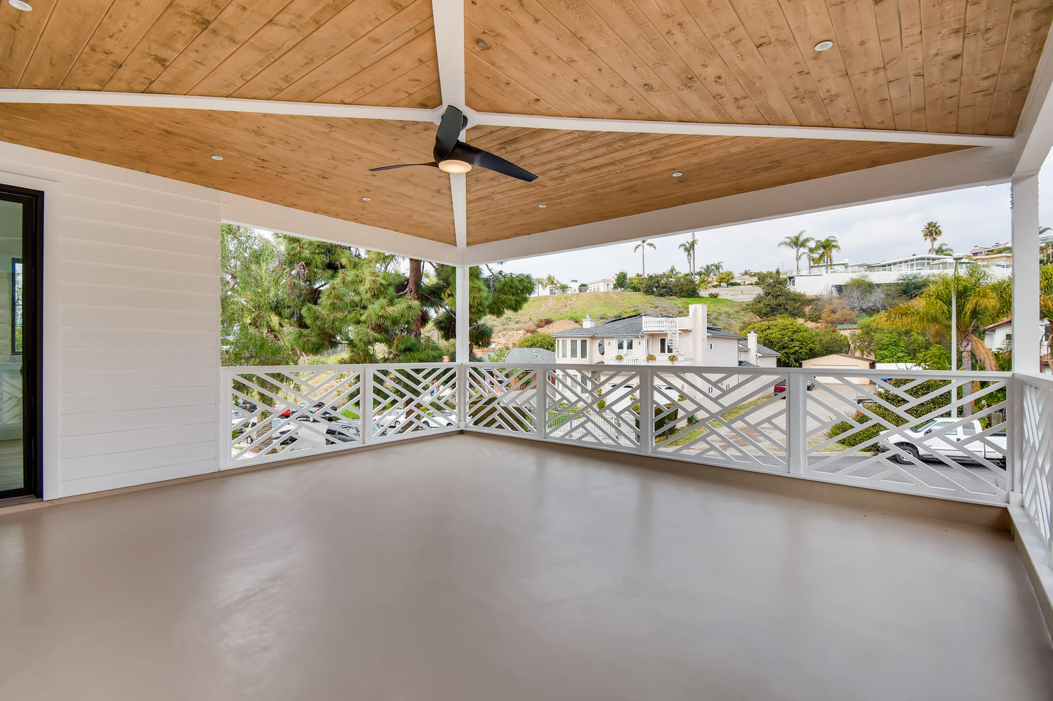 1041 Van Nuys Veranda